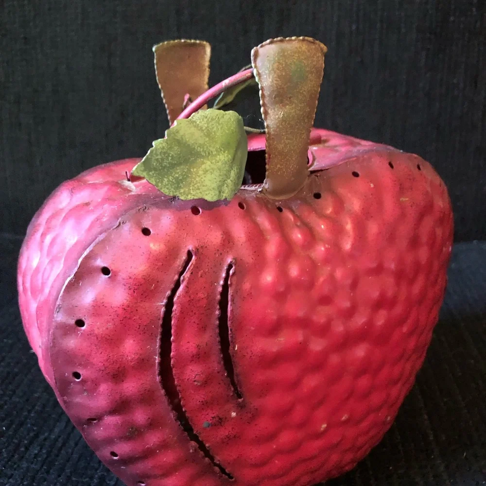 8065 Metal Apple Tea Light Candle holder Hangs Or Table/Desktop Grandma Cottage